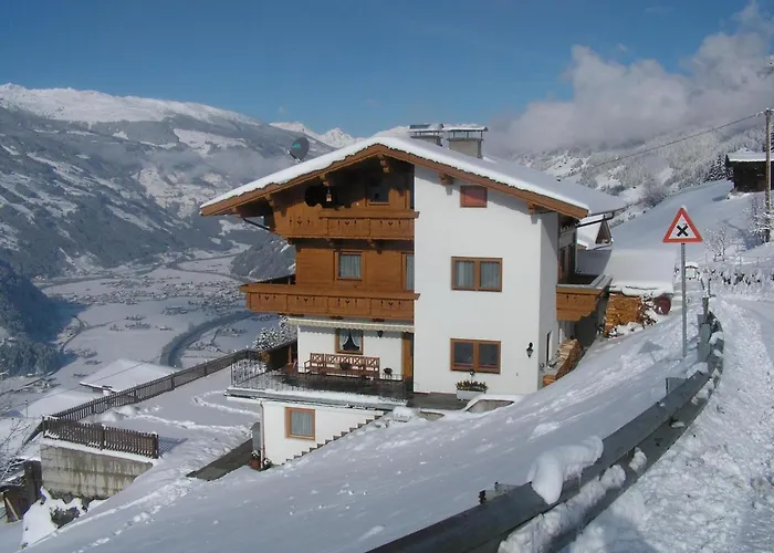 Appartamento In Hippach Near Horbergbahn Muhlen (Tyrol)